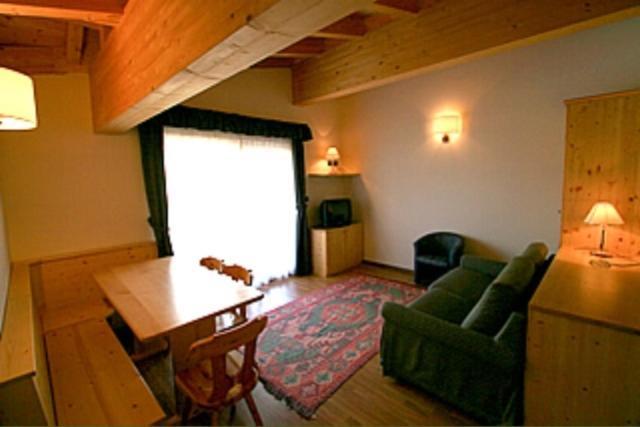 Residence Dolomia Pozza di Fassa Pokoj fotografie