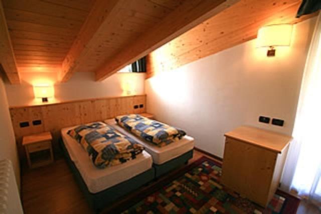 Residence Dolomia Pozza di Fassa Pokoj fotografie